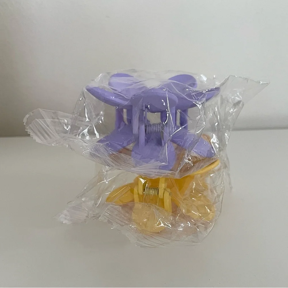 Large Flower Hair Accessories Claw Hair Clips Set of 2 Yellow & Purple NWOT - Picture 6 of 12